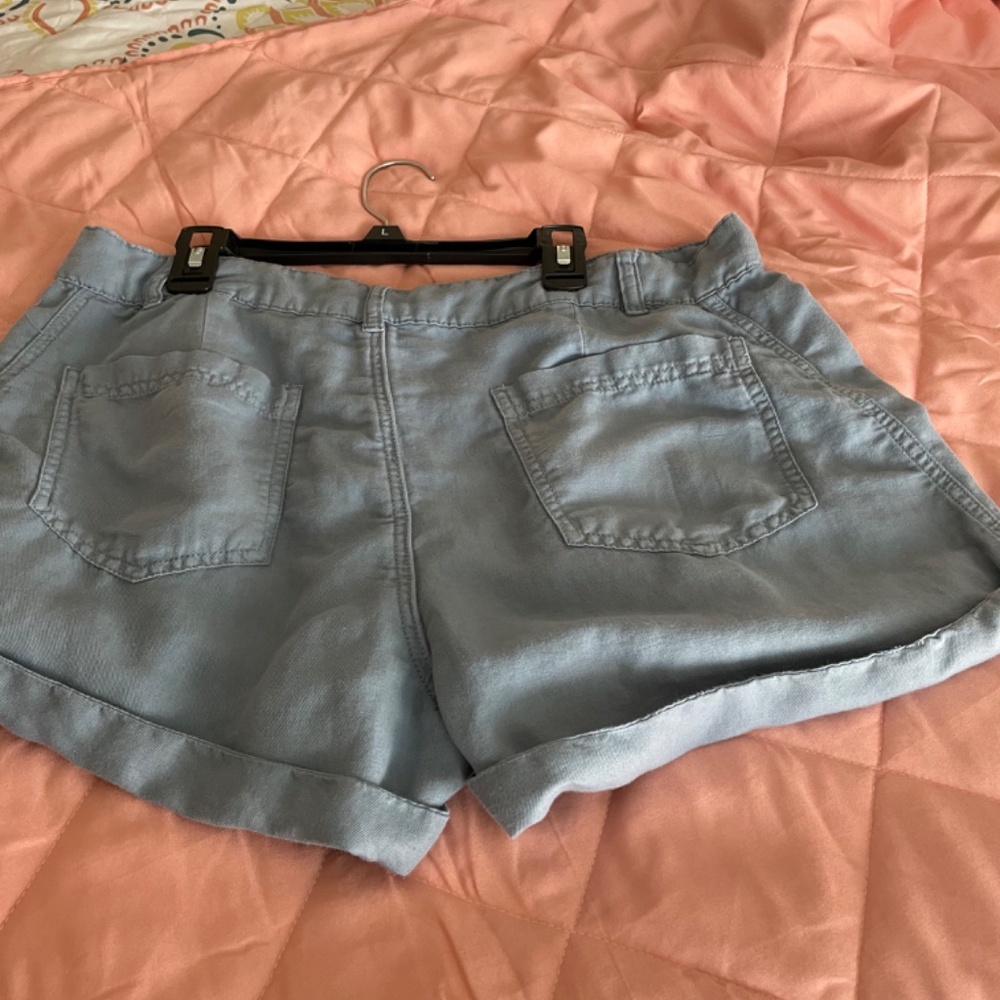 Shorts - Picture 4 of 5